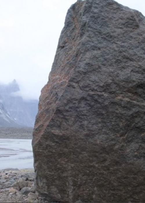 Chasms of Silence: Abimes de Silence